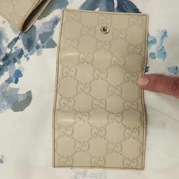 Gucci wallet key case set. Very good condition with very few callouts. - Picture 9 of 11
